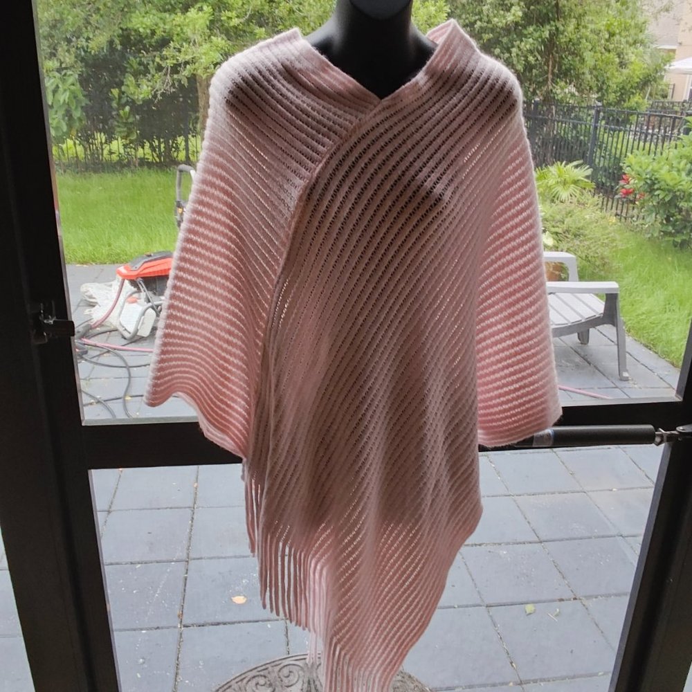 pretty pink lightweight poncho perfect for spring or cool summer nights. sz s/m